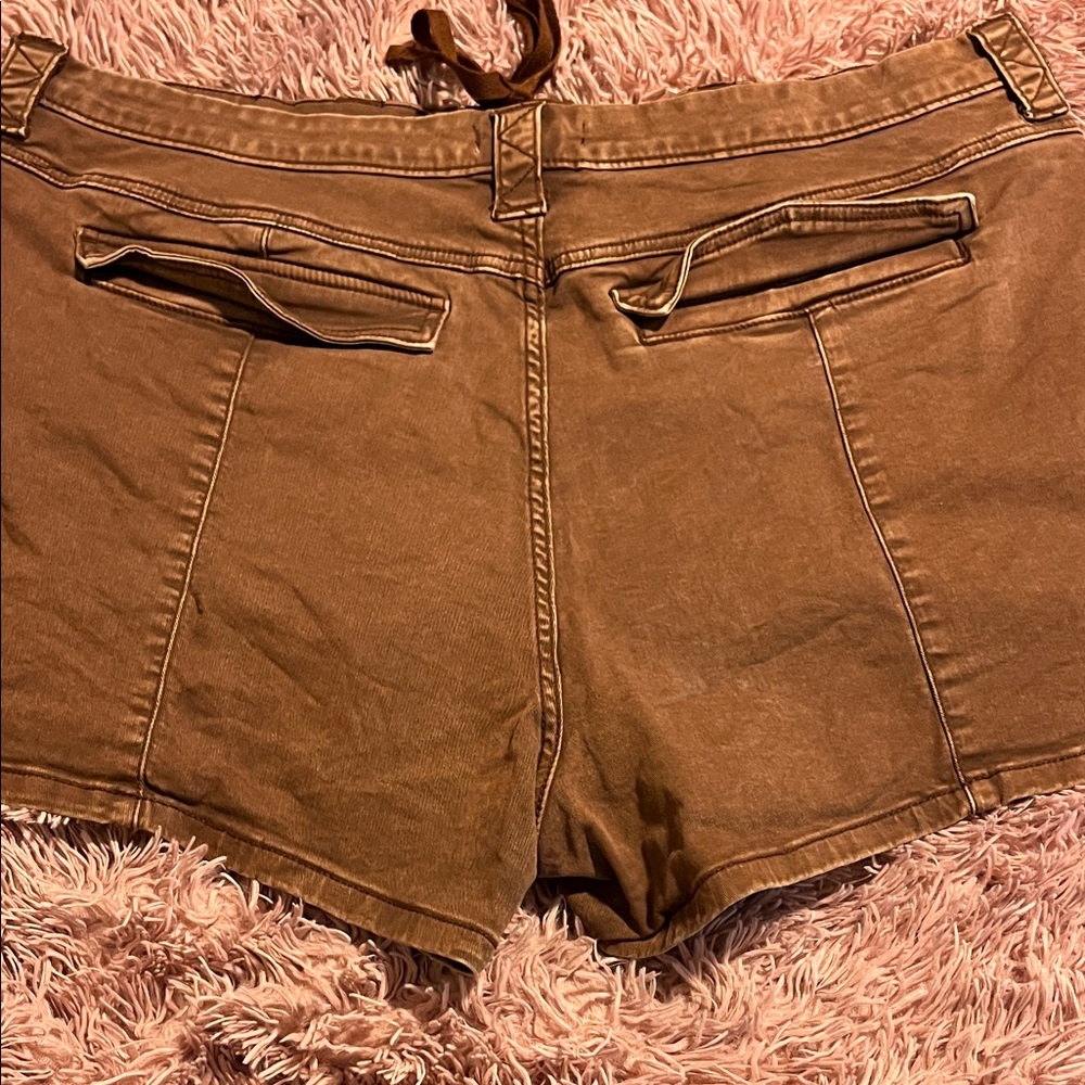 Torrid Festi Shorts. Size 18 - Picture 2 of 7